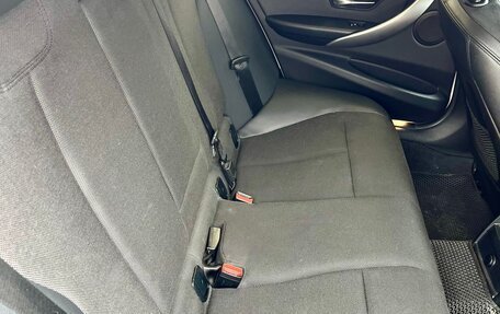 BMW 3 серия, 2018 год, 1 810 000 рублей, 19 фотография