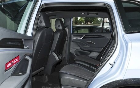 Volkswagen Tiguan, 2025 год, 4 730 000 рублей, 15 фотография