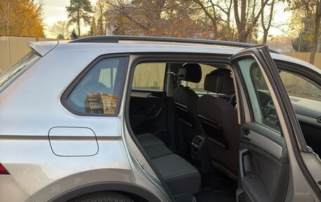 Volkswagen Tiguan II, 2017 год, 2 300 000 рублей, 2 фотография