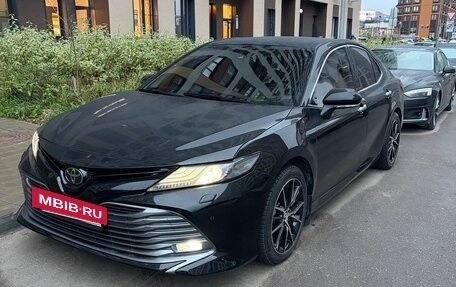 Toyota Camry, 2019 год, 1 930 000 рублей, 3 фотография
