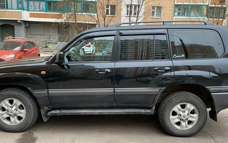 Toyota Land Cruiser 100 рестайлинг 2, 2005 год, 2 999 000 рублей, 1 фотография