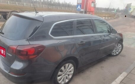 Opel Astra J, 2011 год, 730 000 рублей, 1 фотография