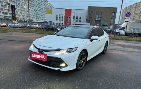 Toyota Camry, 2020 год, 1 675 000 рублей, 2 фотография