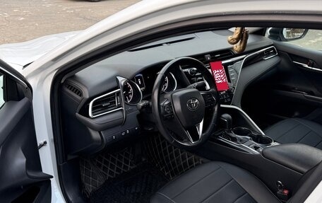 Toyota Camry, 2019 год, 2 750 000 рублей, 15 фотография