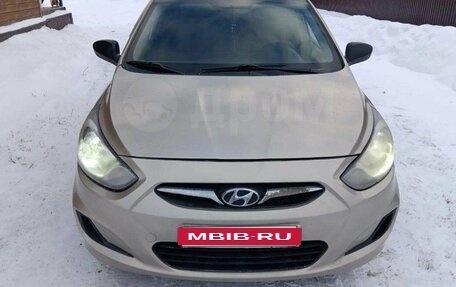 Hyundai Solaris II рестайлинг, 2011 год, 660 000 рублей, 4 фотография