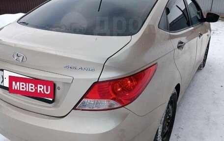 Hyundai Solaris II рестайлинг, 2011 год, 660 000 рублей, 3 фотография