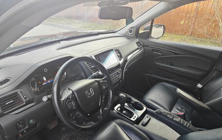 Honda Pilot III рестайлинг, 2017 год, 3 350 000 рублей, 7 фотография