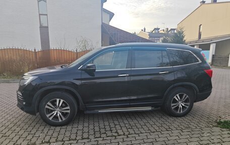Honda Pilot III рестайлинг, 2017 год, 3 350 000 рублей, 3 фотография