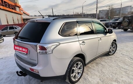 Mitsubishi Outlander III рестайлинг 3, 2013 год, 1 590 000 рублей, 6 фотография