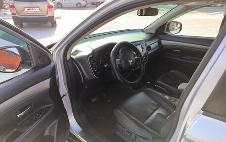 Mitsubishi Outlander III рестайлинг 3, 2013 год, 1 590 000 рублей, 9 фотография