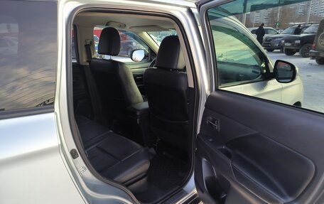 Mitsubishi Outlander III рестайлинг 3, 2013 год, 1 590 000 рублей, 11 фотография