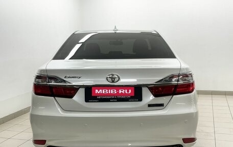 Toyota Camry, 2017 год, 2 335 000 рублей, 5 фотография