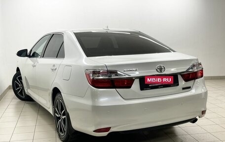 Toyota Camry, 2017 год, 2 335 000 рублей, 6 фотография