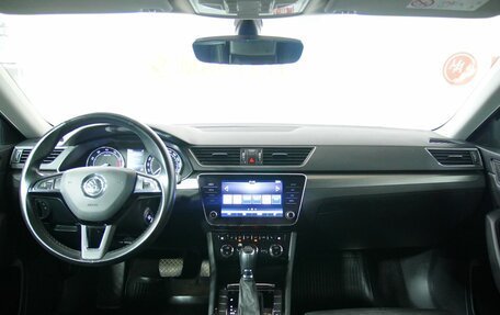 Skoda Superb III рестайлинг, 2018 год, 1 935 000 рублей, 15 фотография