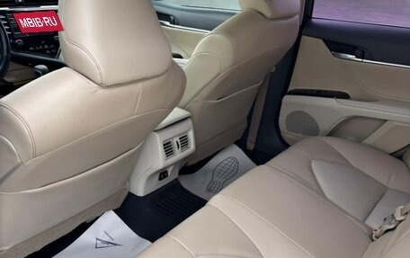 Toyota Camry, 2018 год, 2 700 000 рублей, 8 фотография