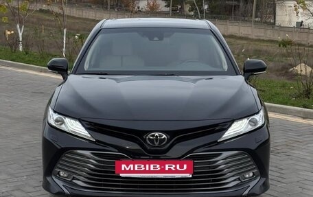 Toyota Camry, 2018 год, 2 700 000 рублей, 5 фотография