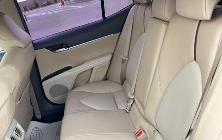 Toyota Camry, 2018 год, 2 700 000 рублей, 9 фотография