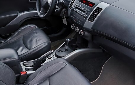 Mitsubishi Outlander III рестайлинг 3, 2010 год, 1 150 000 рублей, 9 фотография