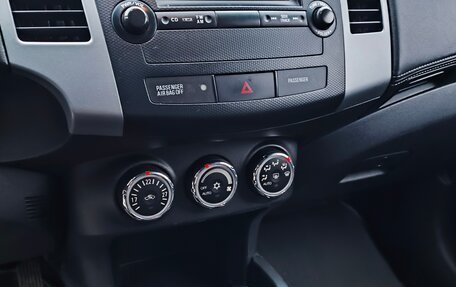 Mitsubishi Outlander III рестайлинг 3, 2010 год, 1 150 000 рублей, 19 фотография