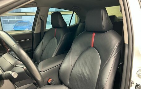 Toyota Camry, 2021 год, 3 289 900 рублей, 10 фотография