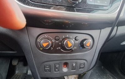 Renault Logan II, 2016 год, 750 000 рублей, 1 фотография