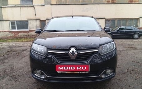 Renault Logan II, 2015 год, 625 000 рублей, 1 фотография