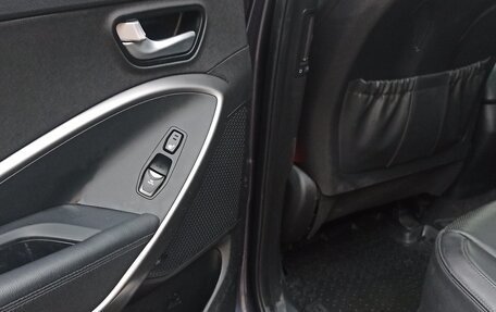 Hyundai Santa Fe III рестайлинг, 2016 год, 2 000 000 рублей, 13 фотография