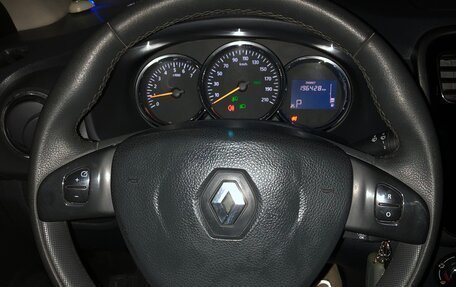 Renault Logan II, 2015 год, 625 000 рублей, 7 фотография