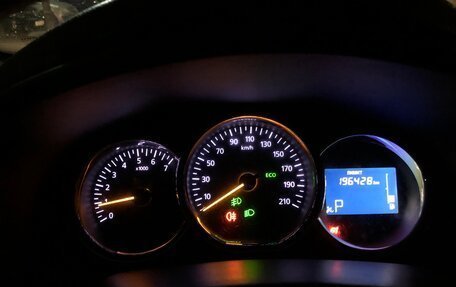 Renault Logan II, 2015 год, 625 000 рублей, 8 фотография