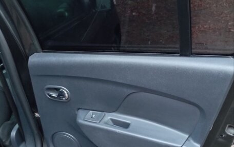 Renault Logan II, 2015 год, 625 000 рублей, 23 фотография