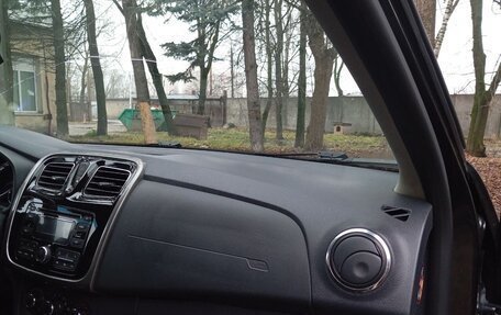 Renault Logan II, 2015 год, 625 000 рублей, 21 фотография