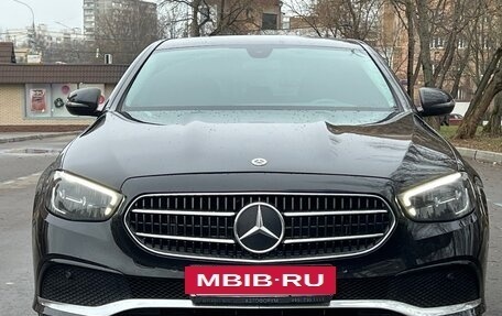 Mercedes-Benz E-Класс, 2021 год, 2 850 000 рублей, 2 фотография