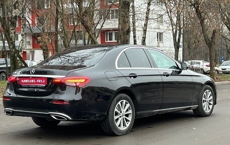 Mercedes-Benz E-Класс, 2021 год, 2 850 000 рублей, 4 фотография