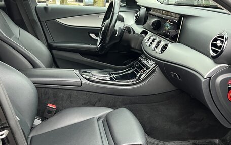Mercedes-Benz E-Класс, 2021 год, 2 850 000 рублей, 17 фотография