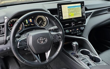 Toyota Camry, 2021 год, 3 800 000 рублей, 6 фотография