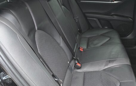 Toyota Camry, 2021 год, 3 800 000 рублей, 7 фотография