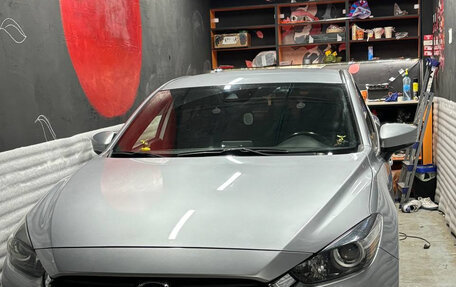 Mazda 3, 2018 год, 1 605 000 рублей, 2 фотография