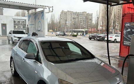 Opel Astra J, 2012 год, 600 000 рублей, 3 фотография