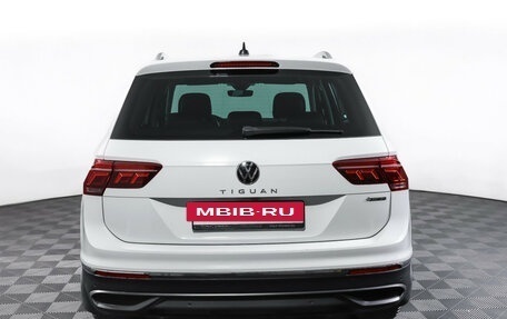 Volkswagen Tiguan II, 2021 год, 3 398 000 рублей, 6 фотография