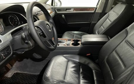 Volkswagen Touareg III, 2011 год, 2 150 000 рублей, 11 фотография
