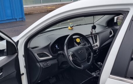 Hyundai Solaris II рестайлинг, 2019 год, 1 449 000 рублей, 3 фотография