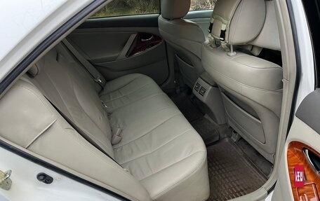 Toyota Camry, 2010 год, 1 700 000 рублей, 10 фотография