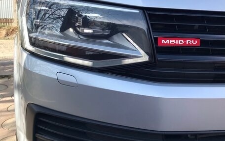 Volkswagen Multivan T6 рестайлинг, 2017 год, 4 850 000 рублей, 4 фотография