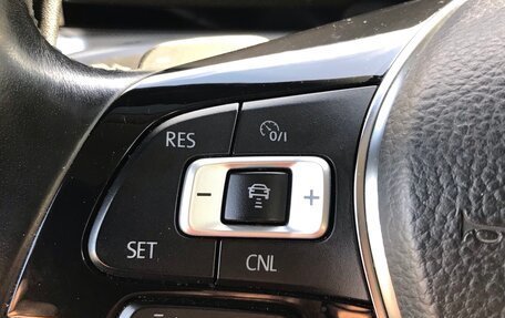 Volkswagen Multivan T6 рестайлинг, 2017 год, 4 850 000 рублей, 17 фотография