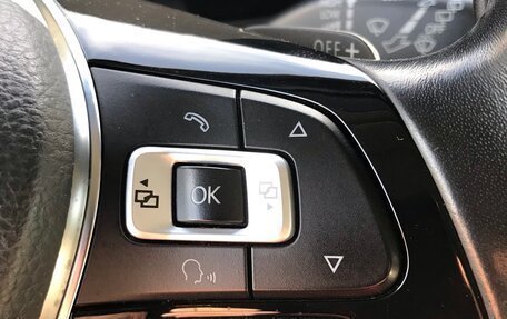 Volkswagen Multivan T6 рестайлинг, 2017 год, 4 850 000 рублей, 18 фотография