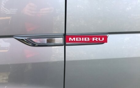 Volkswagen Multivan T6 рестайлинг, 2017 год, 4 850 000 рублей, 9 фотография