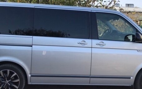 Volkswagen Multivan T6 рестайлинг, 2017 год, 4 850 000 рублей, 26 фотография