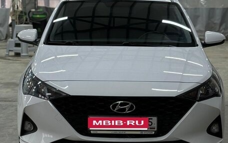 Hyundai Solaris II рестайлинг, 2021 год, 1 490 000 рублей, 2 фотография