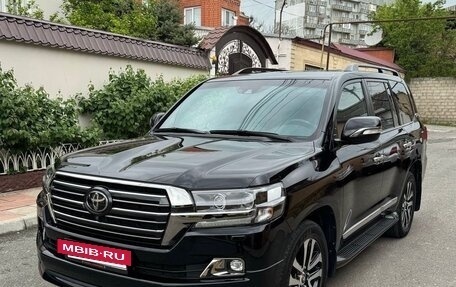 Toyota Land Cruiser 200, 2017 год, 7 500 000 рублей, 2 фотография