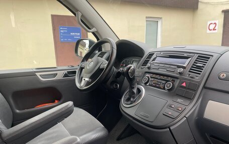 Volkswagen Multivan T5, 2014 год, 2 390 000 рублей, 32 фотография